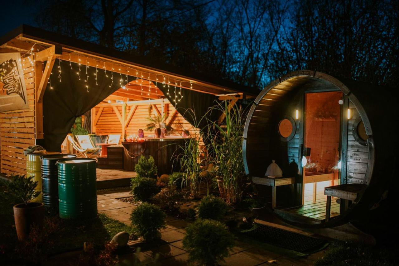 Aloha Glamp - Okragle Domki Przy Rzece - Balia I Sauna - Energylandia Zagornik Luaran gambar