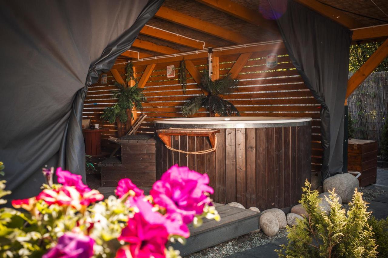 Aloha Glamp - Okragle Domki Przy Rzece - Balia I Sauna - Energylandia Zagornik Luaran gambar