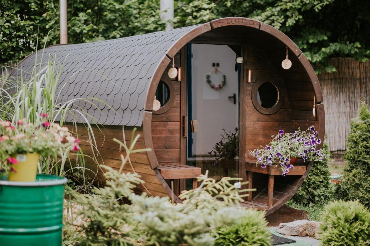 Aloha Glamp - Okragle Domki Przy Rzece - Balia I Sauna - Energylandia Zagornik Luaran gambar