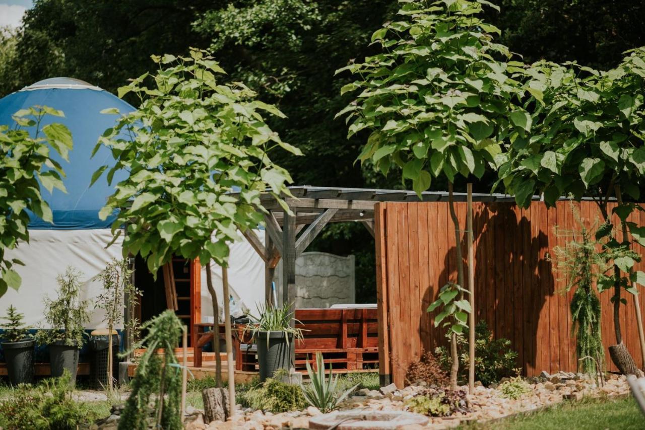 Aloha Glamp - Okragle Domki Przy Rzece - Balia I Sauna - Energylandia Zagornik Luaran gambar