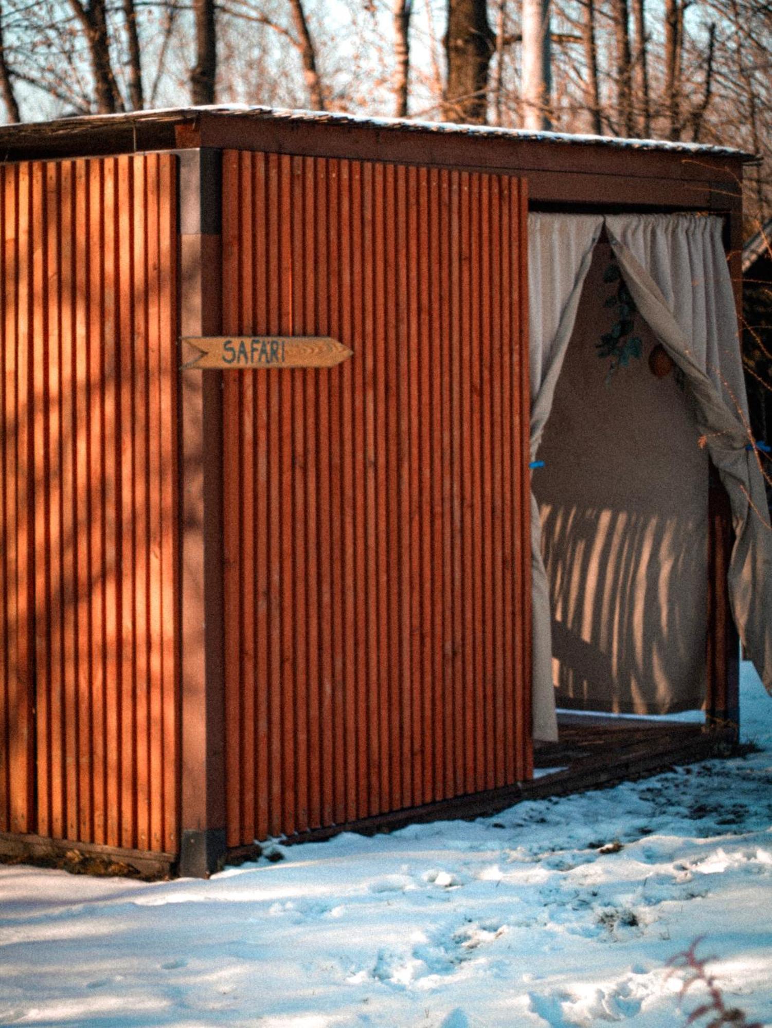 Aloha Glamp - Okragle Domki Przy Rzece - Balia I Sauna - Energylandia Zagornik Luaran gambar