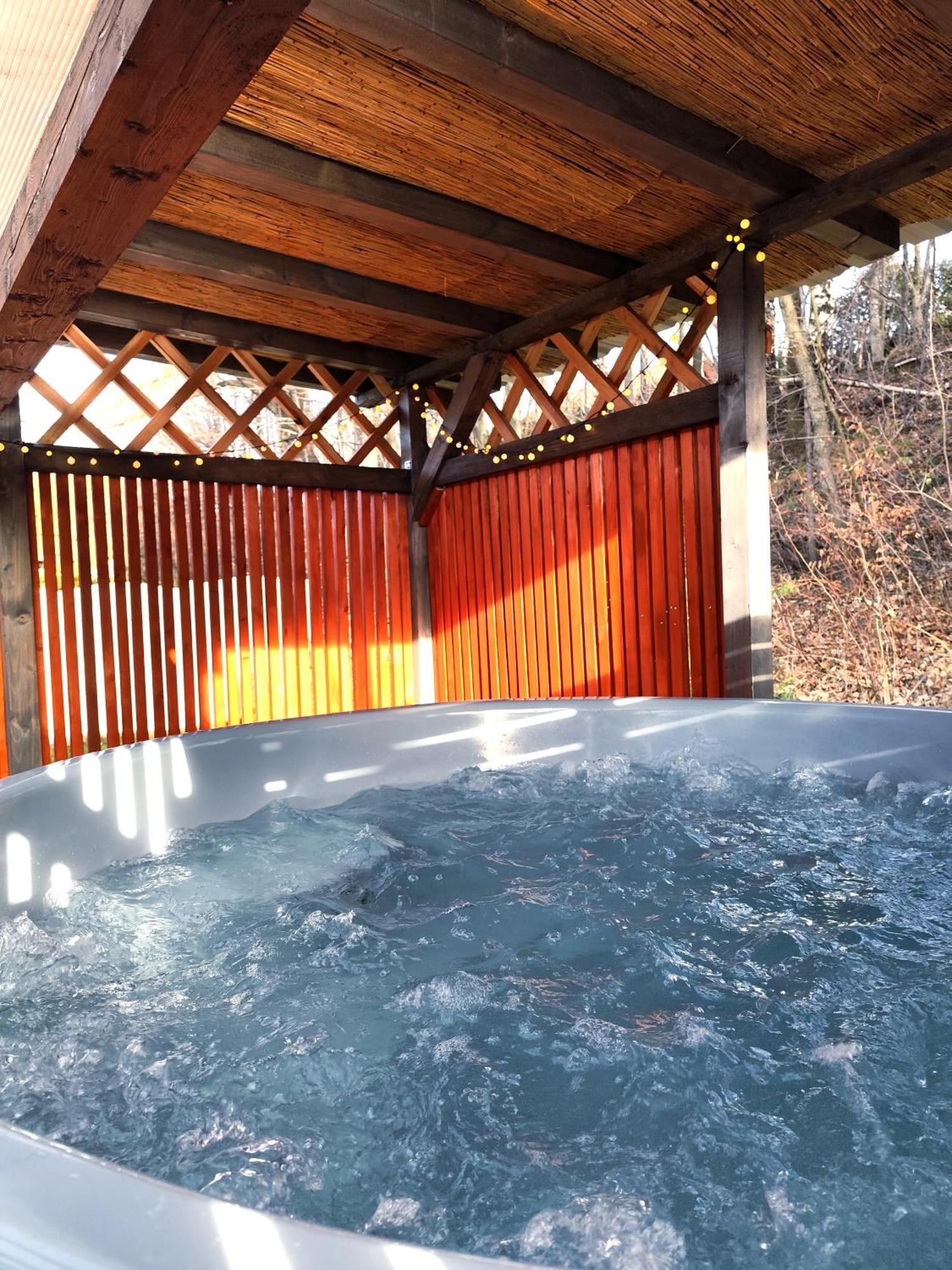 Aloha Glamp - Okragle Domki Przy Rzece - Balia I Sauna - Energylandia Zagornik Luaran gambar
