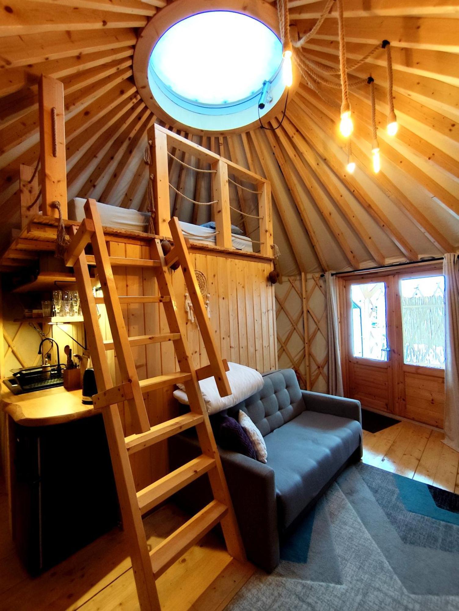 Aloha Glamp - Okragle Domki Przy Rzece - Balia I Sauna - Energylandia Zagornik Luaran gambar
